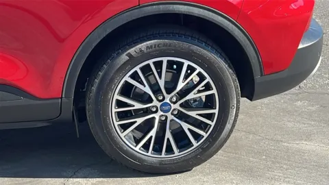 More photos of 2022 Ford Escape Plug-In Hybrid SEL at Fiesta Ford, Inc., CA