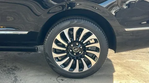 More photos of 2022 Lincoln Navigator Black Label at Fiesta Ford, Inc., CA