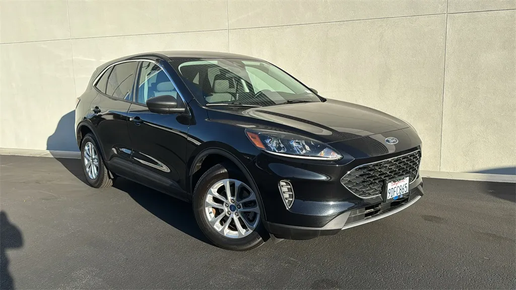Black 2022 Ford Escape SE for sale in Indio, CA