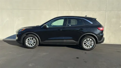 More photos of 2022 Ford Escape SE at Fiesta Ford, Inc., CA