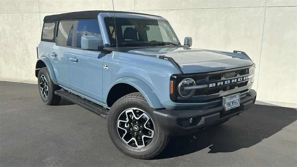 Gray 2023 Ford Bronco Outer Banks for sale in Indio, CA