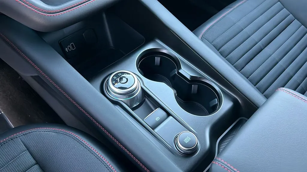 Ford Explorer photo 12