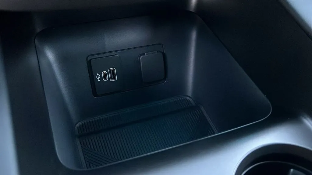Ford Explorer photo 13