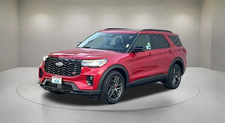 Ford Explorer photo 2