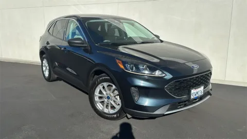 Blue 2022 Ford Escape SE for sale in Indio, CA