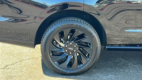 More photos of 2025 Lincoln Navigator Reserve at Fiesta Ford, Inc., CA