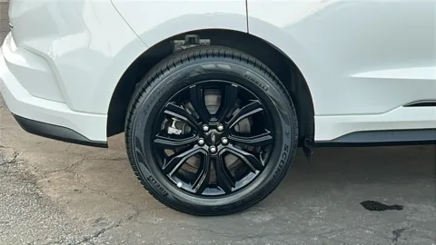 More photos of 2024 Ford Edge SE at Fiesta Ford, Inc., CA