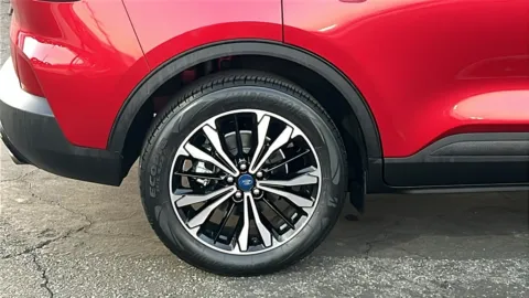 More photos of 2022 Ford Escape SE at Fiesta Ford, Inc., CA