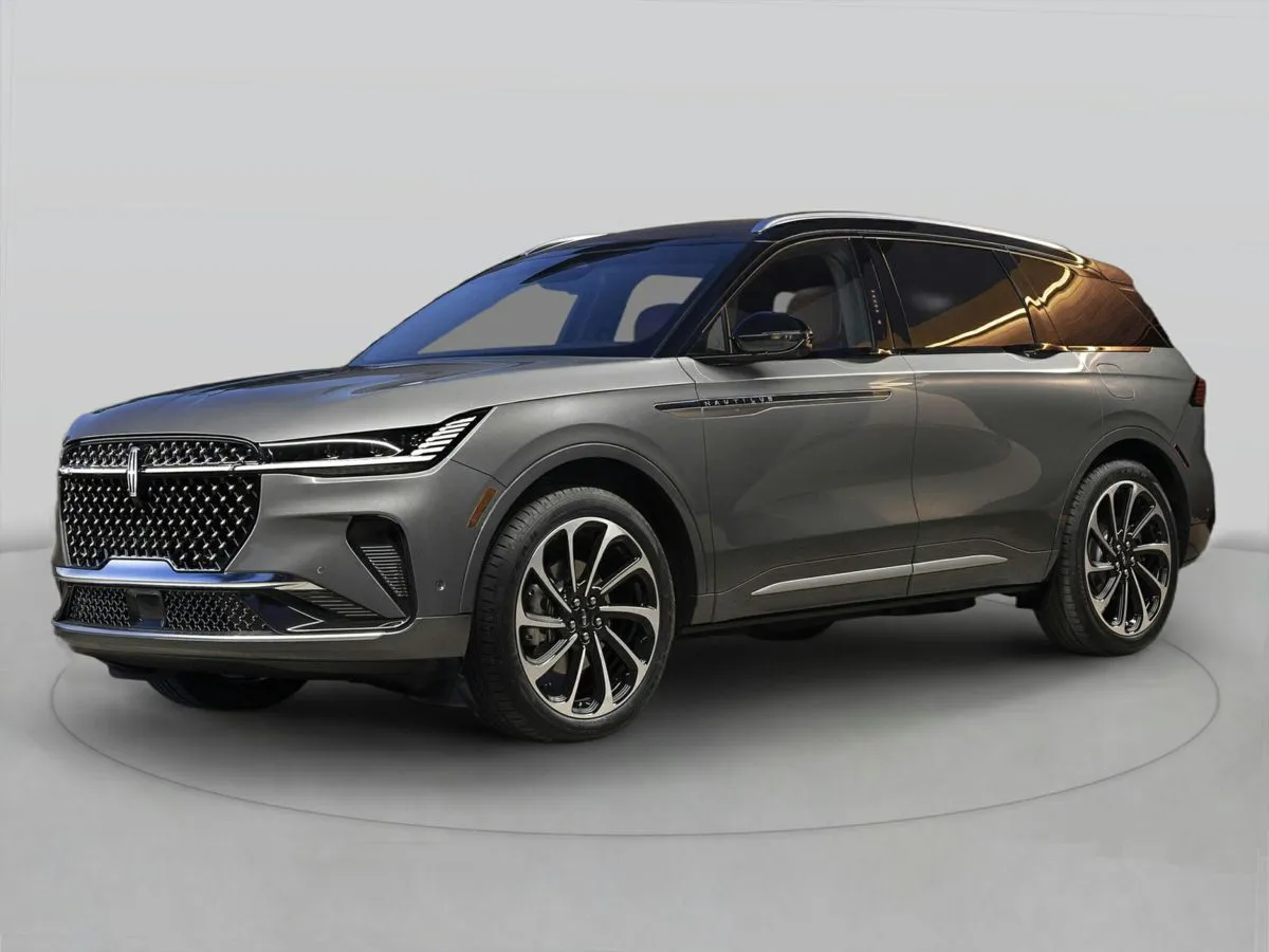 2026 Lincoln Nautilus Black Label's photo