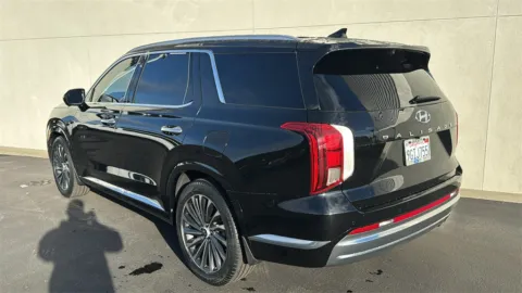 More photos of 2023 Hyundai Palisade Calligraphy at Fiesta Ford, Inc., CA