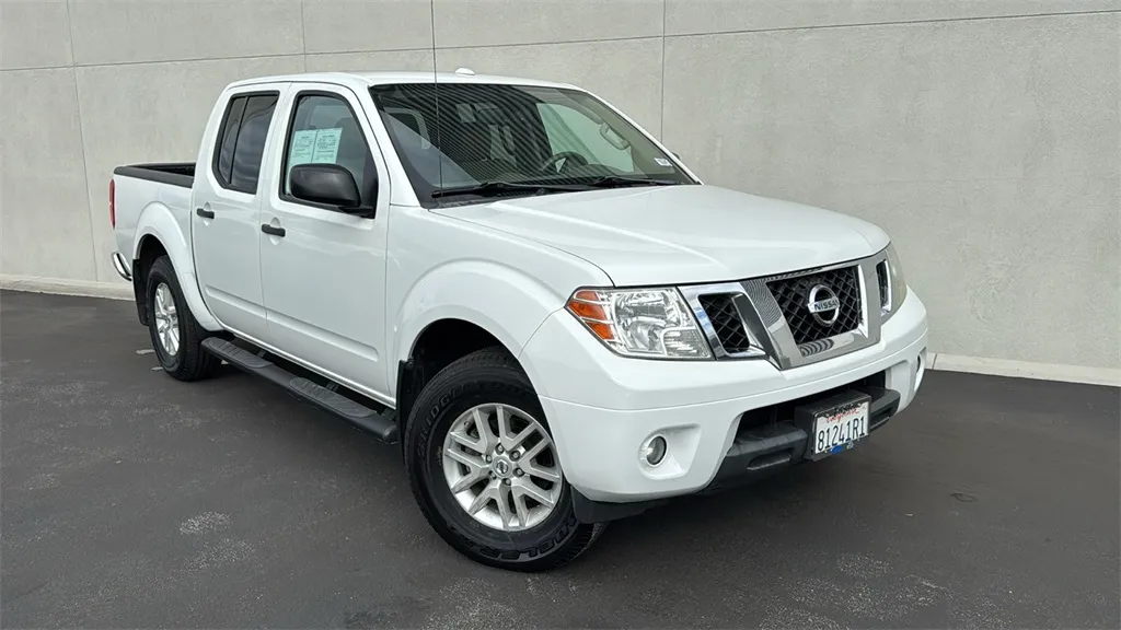 White 2015 Nissan Frontier SV for sale in Indio, CA