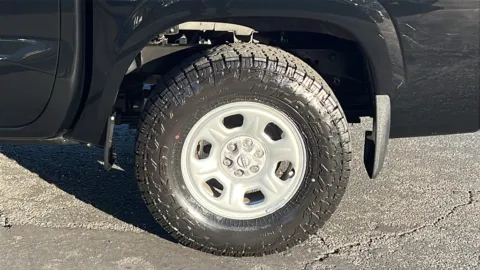 More photos of 2022 Nissan Frontier S at Fiesta Ford, Inc., CA