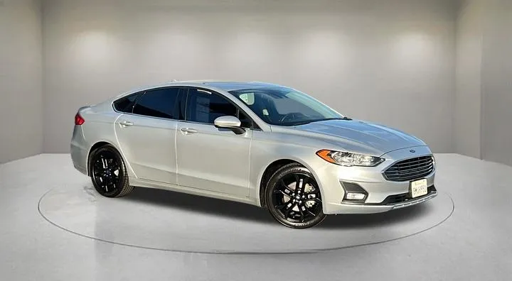 Silver 2019 Ford Fusion SE for sale in Indio, CA
