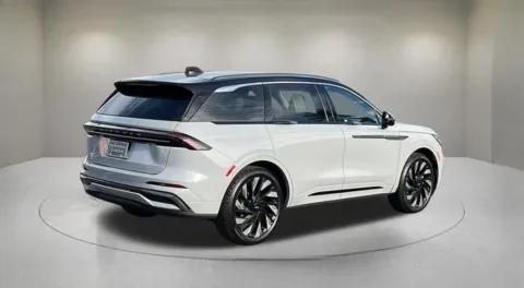 More photos of 2026 Lincoln Nautilus Black Label at Fiesta Ford, Inc., CA