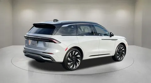 More photos of 2026 Lincoln Nautilus Black Label at Fiesta Ford, Inc., CA