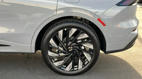 More photos of 2026 Lincoln Nautilus Black Label at Fiesta Ford, Inc., CA