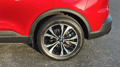 More photos of 2022 Ford Escape SE at Fiesta Ford, Inc., CA