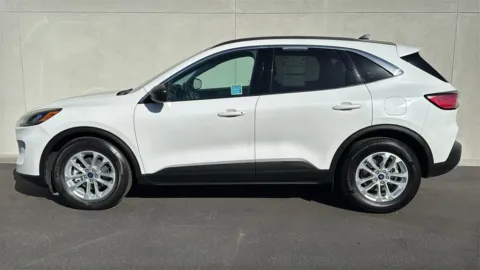 More photos of 2022 Ford Escape SE Hybrid at Fiesta Ford, Inc., CA