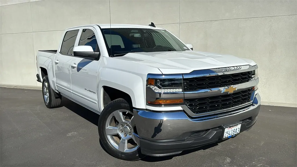 White 2018 Chevrolet Silverado 1500 LT for sale in Indio, CA