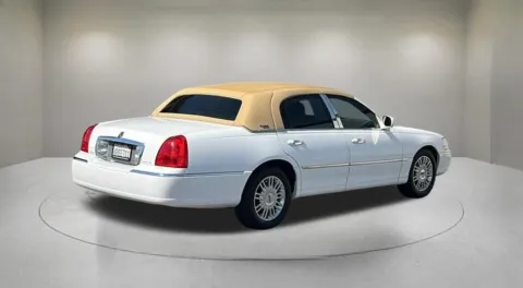 More photos of 2009 Lincoln Town Car Signature at Fiesta Ford, Inc., CA