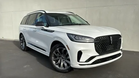 White 2025 Lincoln Aviator Premiere for sale in Indio, CA