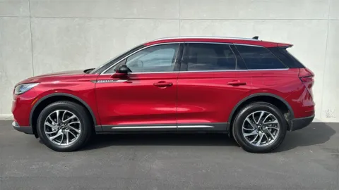 More photos of 2022 Lincoln Corsair Standard at Fiesta Ford, Inc., CA