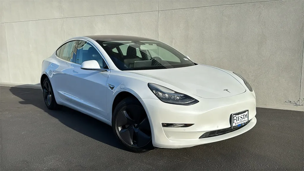 White 2019 Tesla Model 3 Standard for sale in Indio, CA