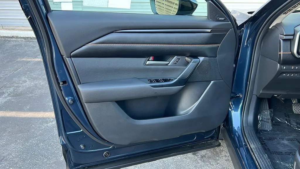 Mazda CX-50 photo 15