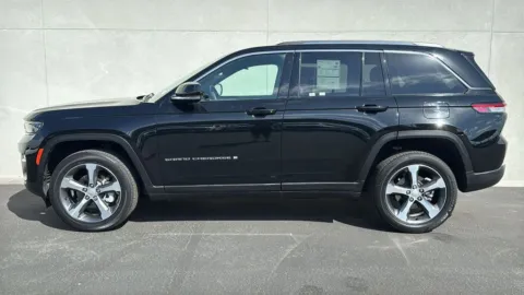 More photos of 2023 Jeep Grand Cherokee Limited at Fiesta Ford, Inc., CA