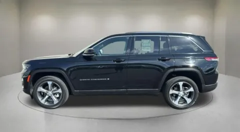More photos of 2023 Jeep Grand Cherokee Limited at Fiesta Ford, Inc., CA