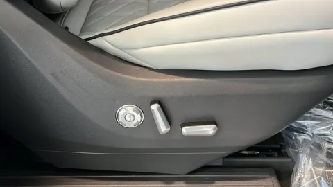 More photos of 2026 Lincoln Navigator L Black Label at Fiesta Ford, Inc., CA