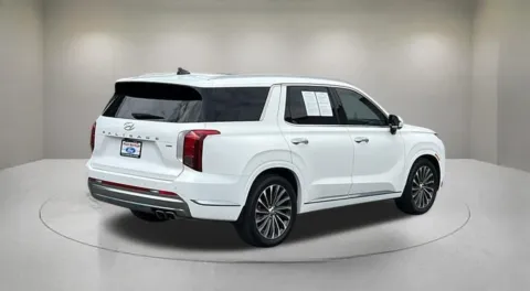 More photos of 2023 Hyundai Palisade Calligraphy at Fiesta Ford, Inc., CA