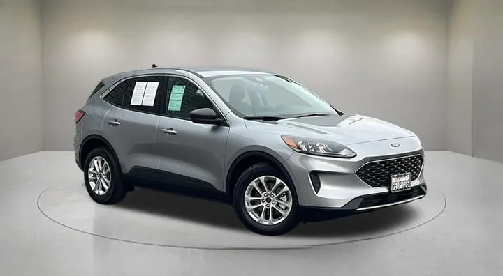 Silver 2022 Ford Escape SE for sale in Indio, CA