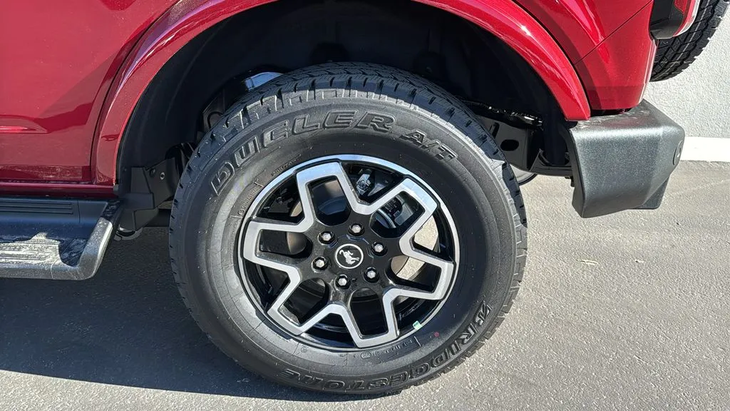 Ford Bronco photo 7