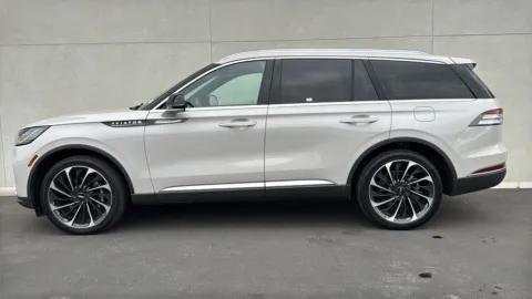 More photos of 2025 Lincoln Aviator Reserve at Fiesta Ford, Inc., CA