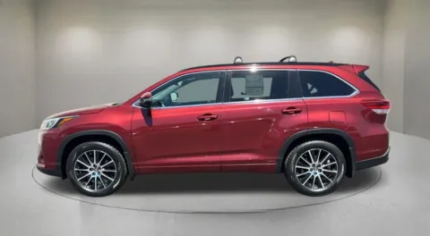 More photos of 2017 Toyota Highlander XLE at Fiesta Ford, Inc., CA