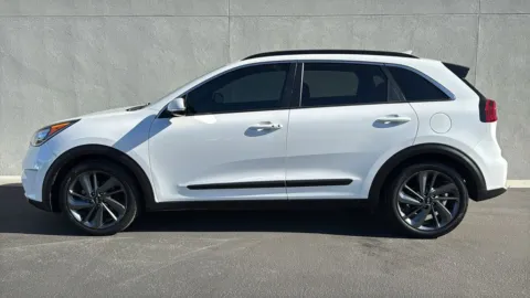 More photos of 2017 Kia Niro EX at Fiesta Ford, Inc., CA