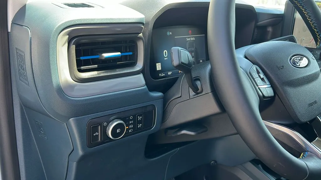 Ford Maverick photo 14