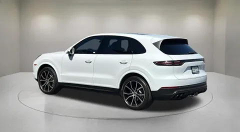 More photos of 2023 Porsche Cayenne Platinum Edition at Fiesta Ford, Inc., CA