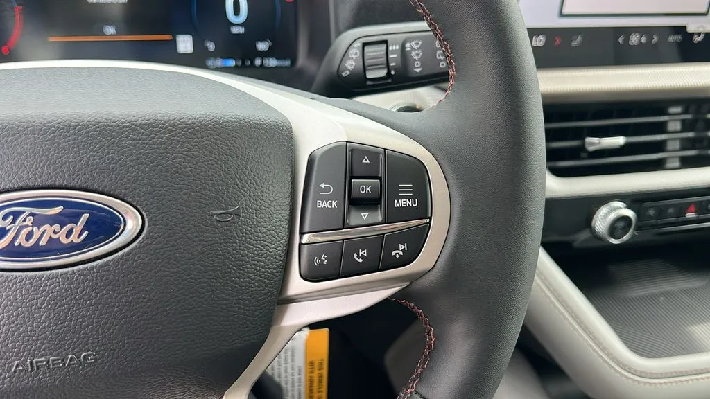 Ford Explorer photo 21