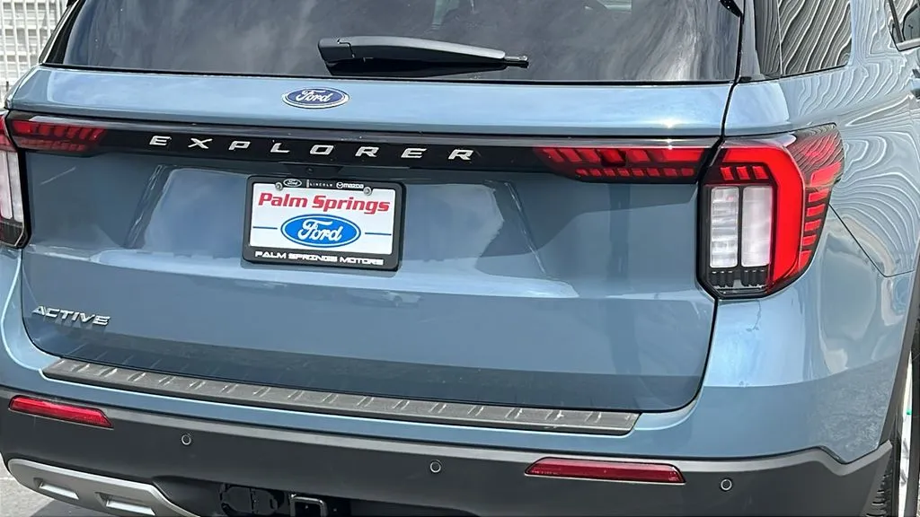 Ford Explorer photo 6