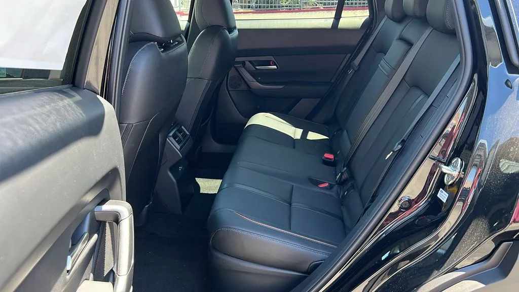 Mazda CX-50 photo 11