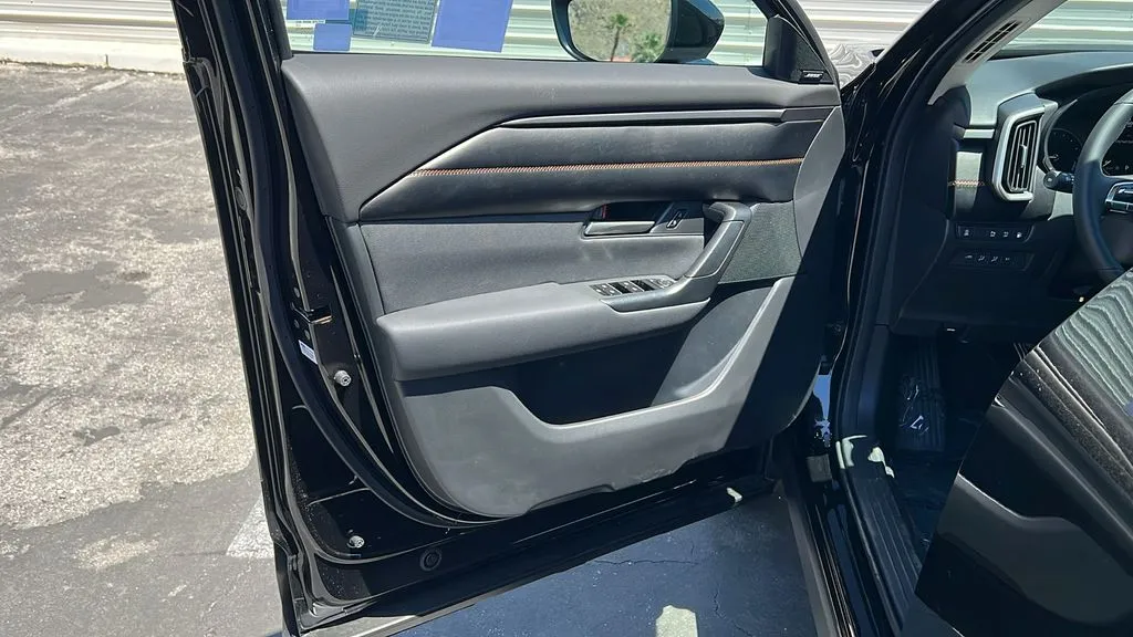 Mazda CX-50 photo 13