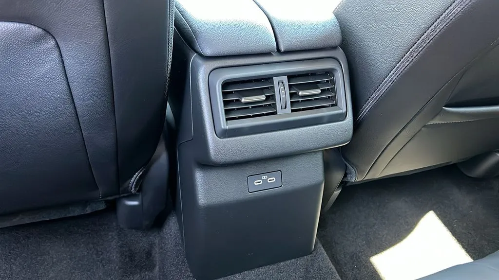 Mazda CX-50 photo 10
