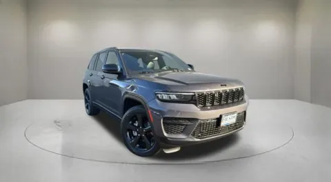 Gray 2023 Jeep Grand Cherokee Altitude X for sale in Indio, CA