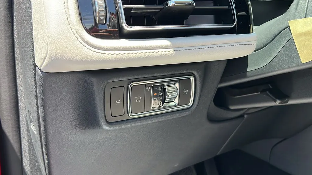 Lincoln Aviator photo 11