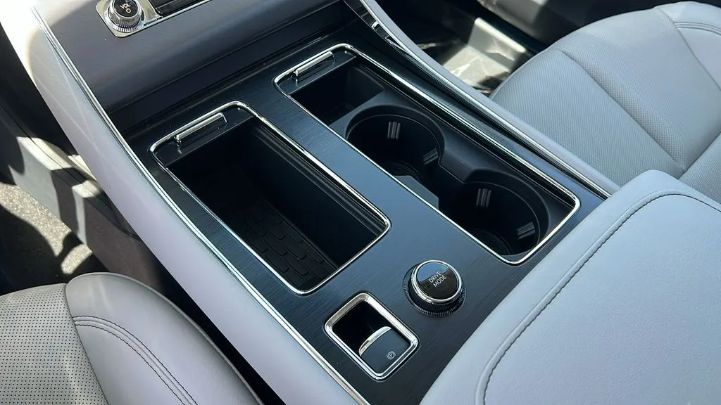 Lincoln Aviator photo 14