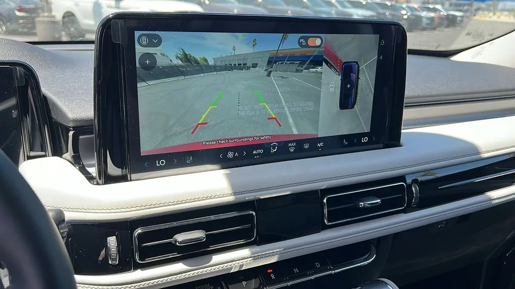 Lincoln Aviator photo 16