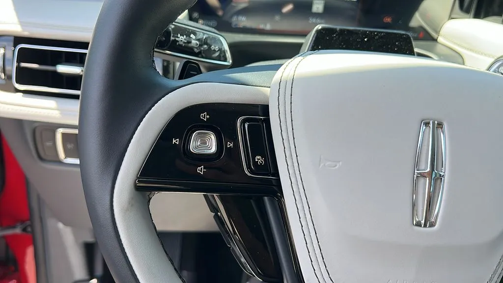 Lincoln Aviator photo 18