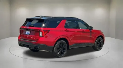 More photos of 2025 Ford Explorer Platinum at Fiesta Ford, Inc., CA